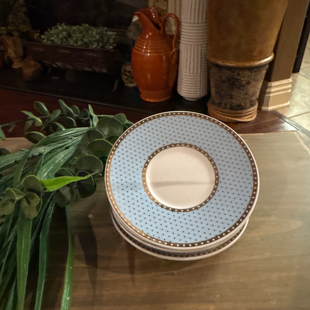 Grace’s Teaware 5 inch saucers.set of 4 beautiful dishes.